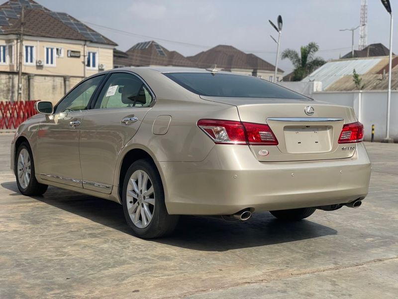 Thumbnail 2 of 2012 LEXUS ES